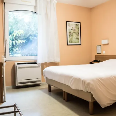 Du Canal Hotel 3*